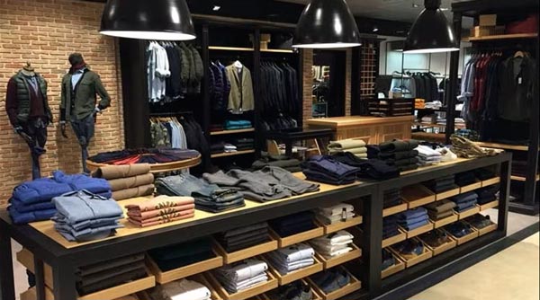 Corner de Scalpers en El Corte Inglés