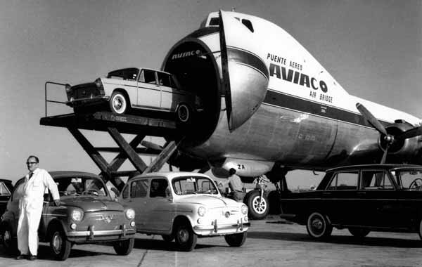 Avión de Aviaco. Se trata de un modelo ATL-98 Carvair, una transformación del DC-4 para transportar coches (1961).